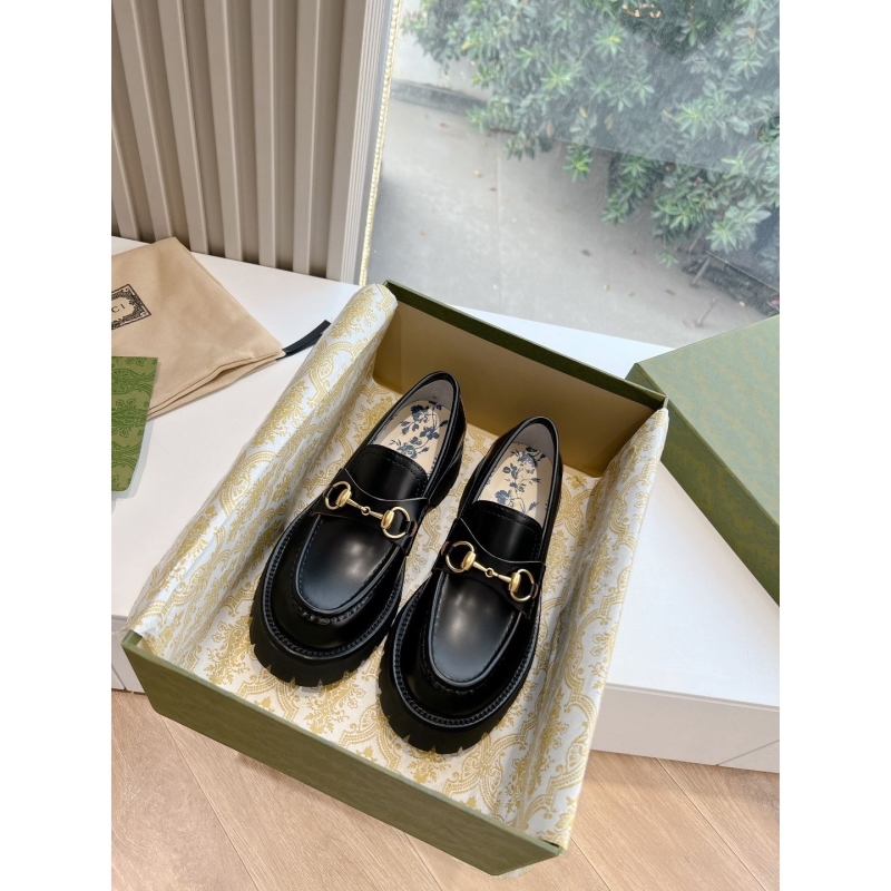 G*u*i leather shoes